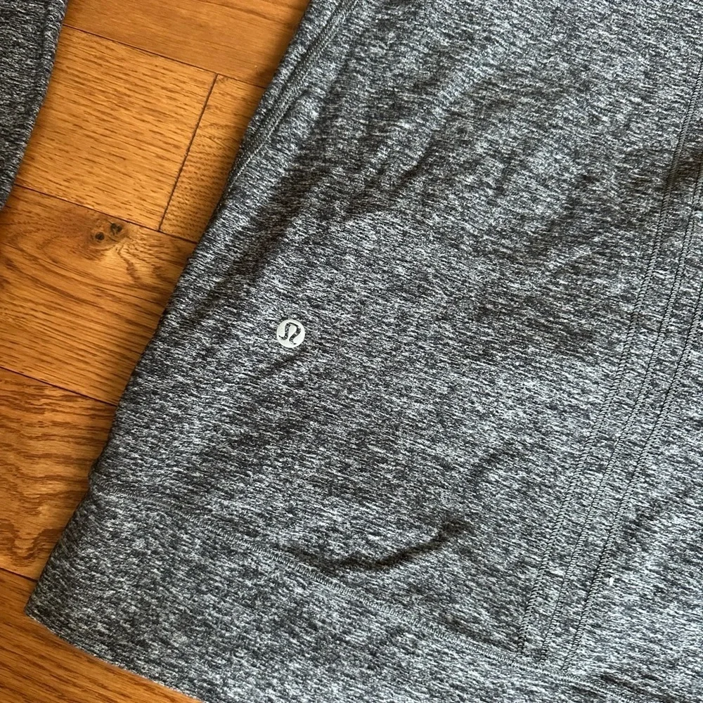 Lululemon Athletica Charcoal Long Sleeve Top
